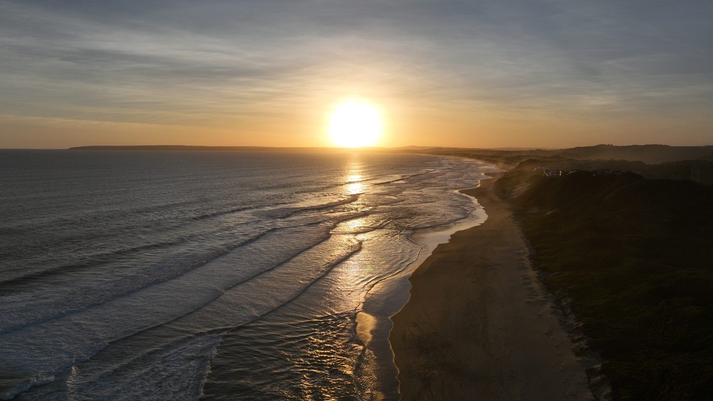 Early light along the beach at Tergniet, seen from the air above Kusweg